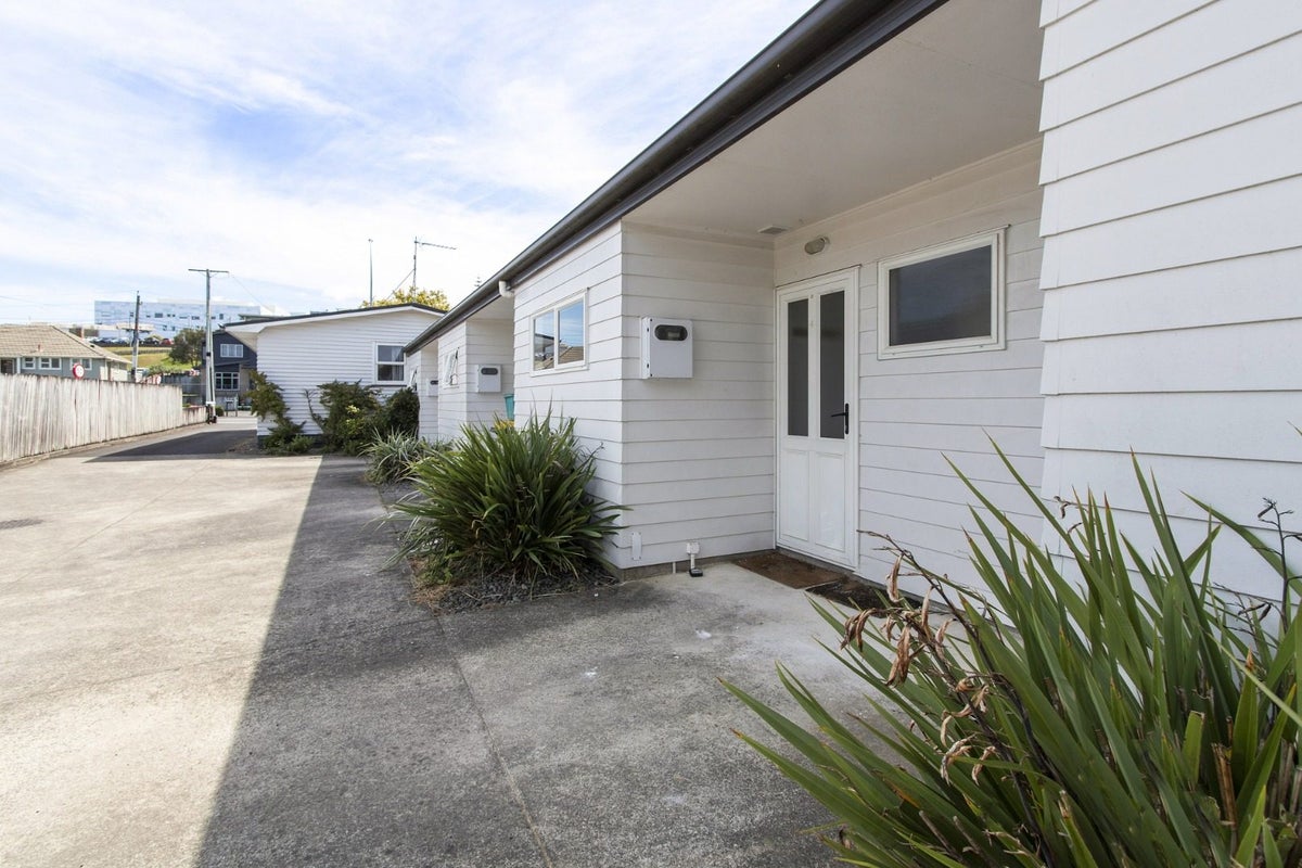 28D Lorne Street, Melville, Hamilton - Carousel 15