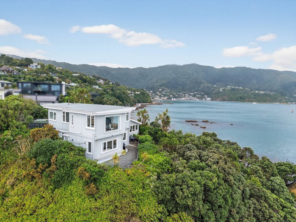 3 Church Lane, Point Howard, Lower Hutt - Carousel 1
