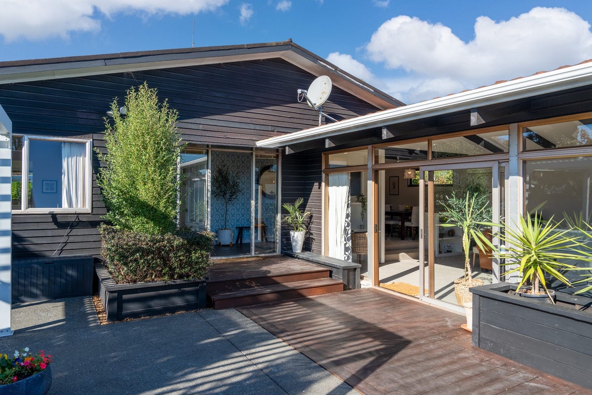 16 Chilton Drive, Mairehau, Christchurch - Carousel 1