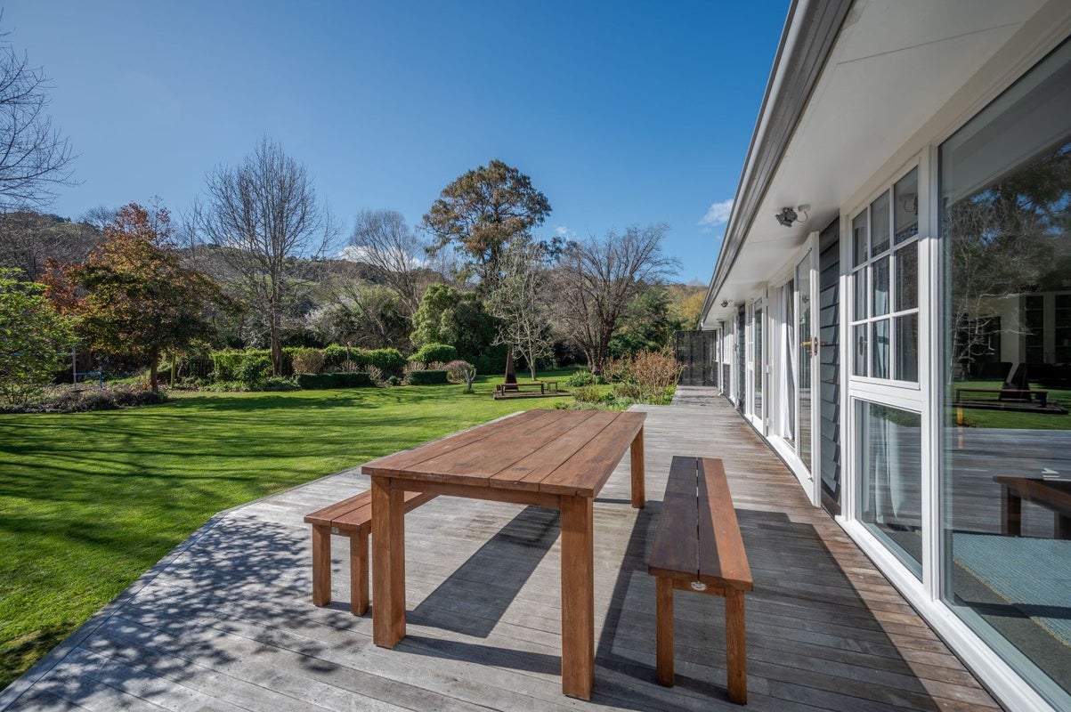 8 Takamatua Bay Road, Takamatua, Akaroa - Carousel 2