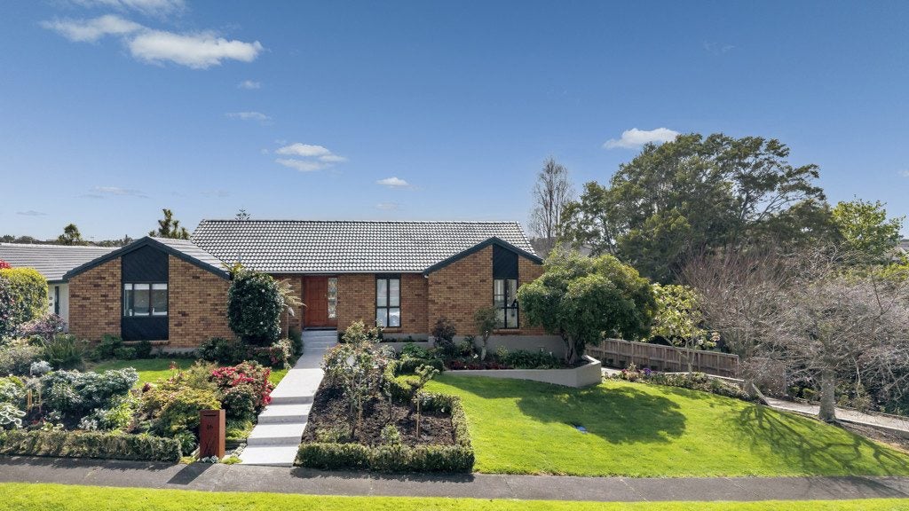 16 Rapallo Place, Farm Cove, Auckland - Carousel 2