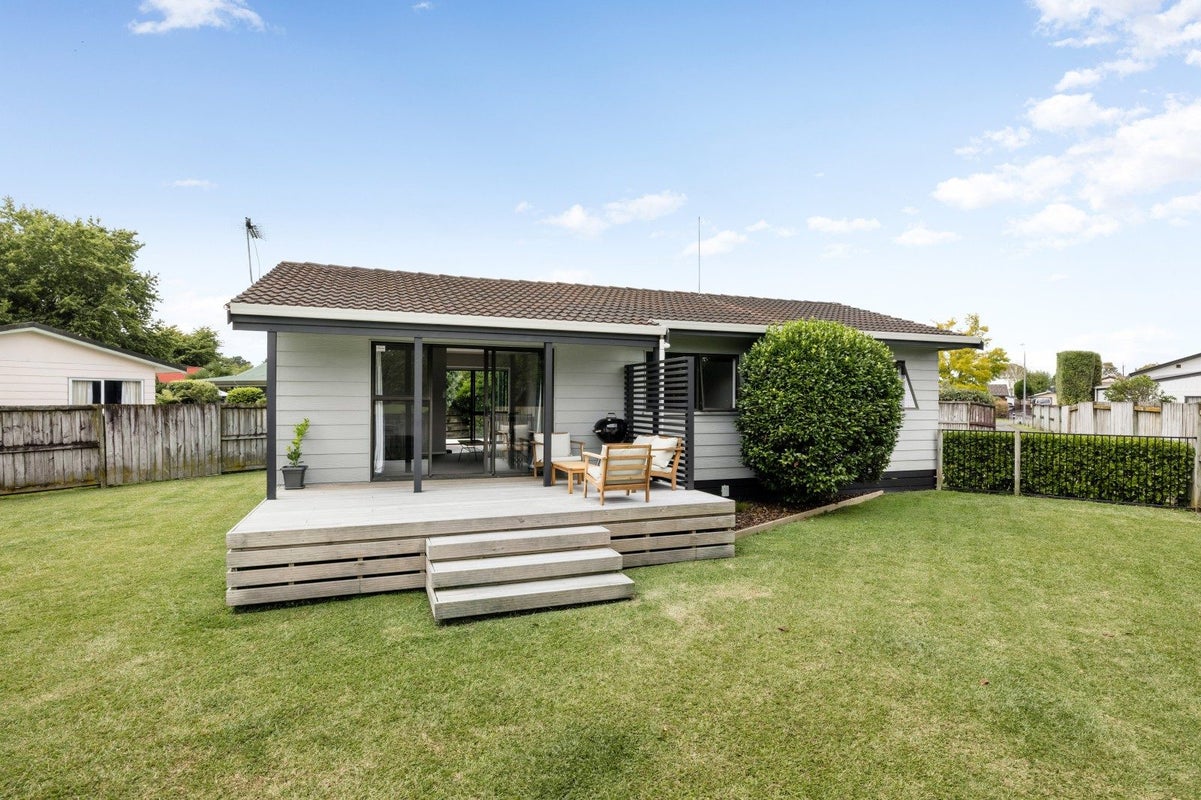 10 Cromwell Drive, Fitzroy, Hamilton - Carousel 1