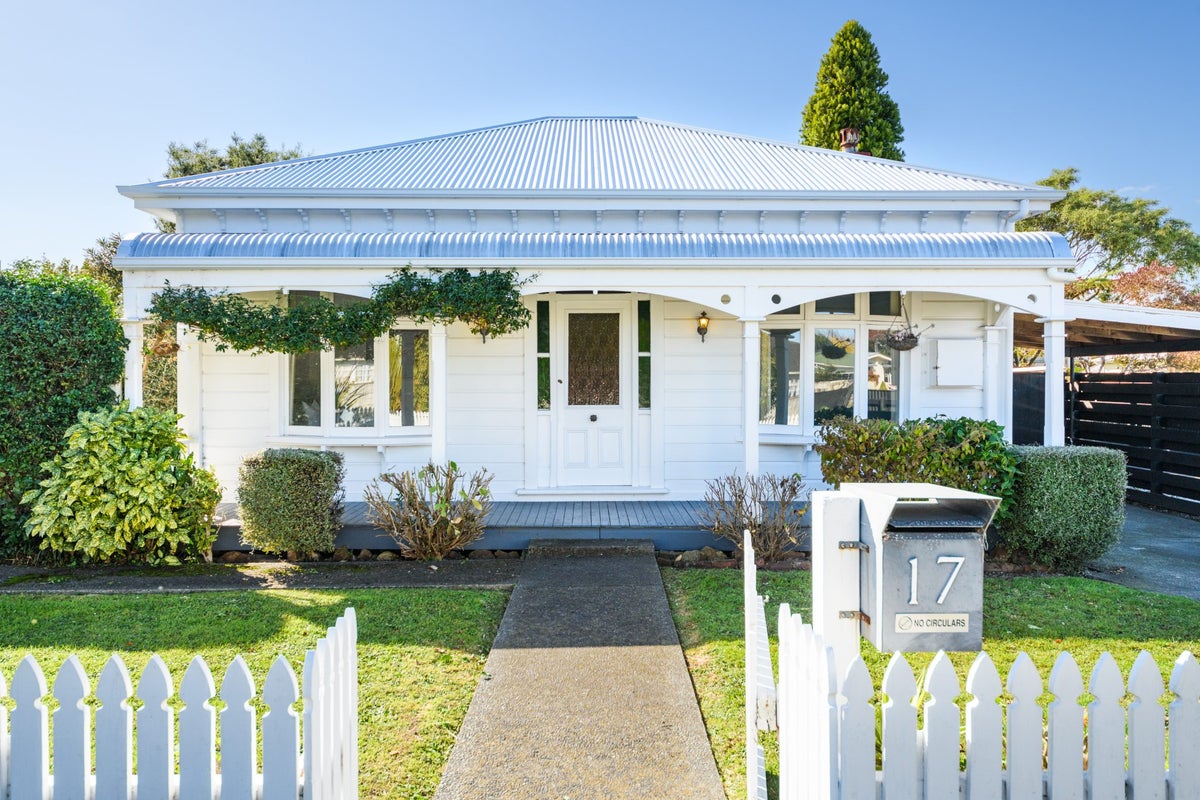 17 Millar Street, Terrace End, Palmerston North - Carousel 1