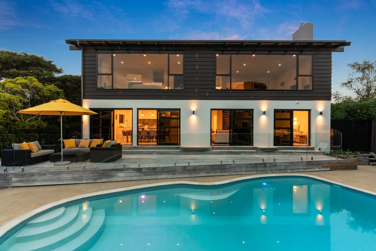 11 Lawndale Place, St Heliers, Auckland - Carousel 1