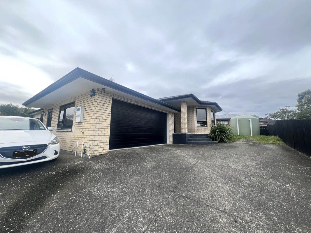 7 Makora Road, Massey, Auckland - Carousel 1