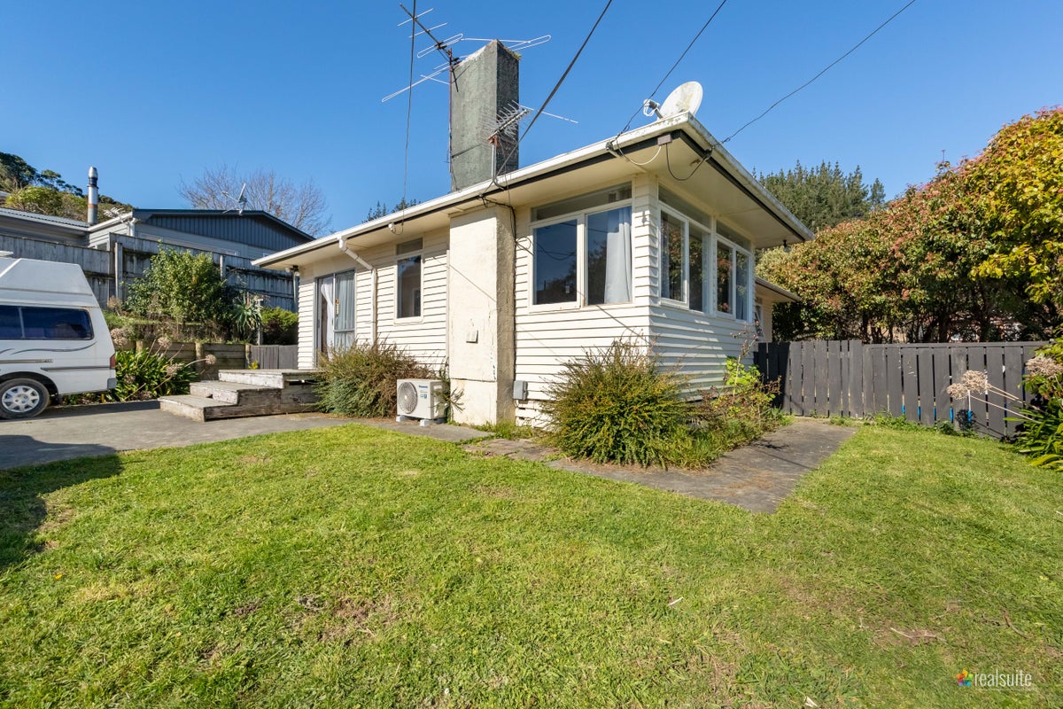 20 Norana Road, Maoribank, Upper Hutt - Carousel 1