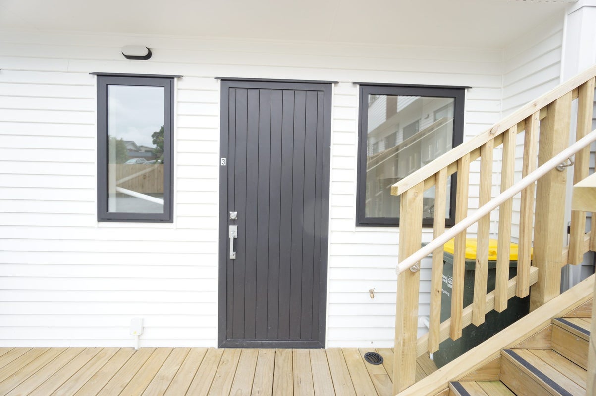 3/22 Takapu Street, Henderson, Auckland - Carousel 2