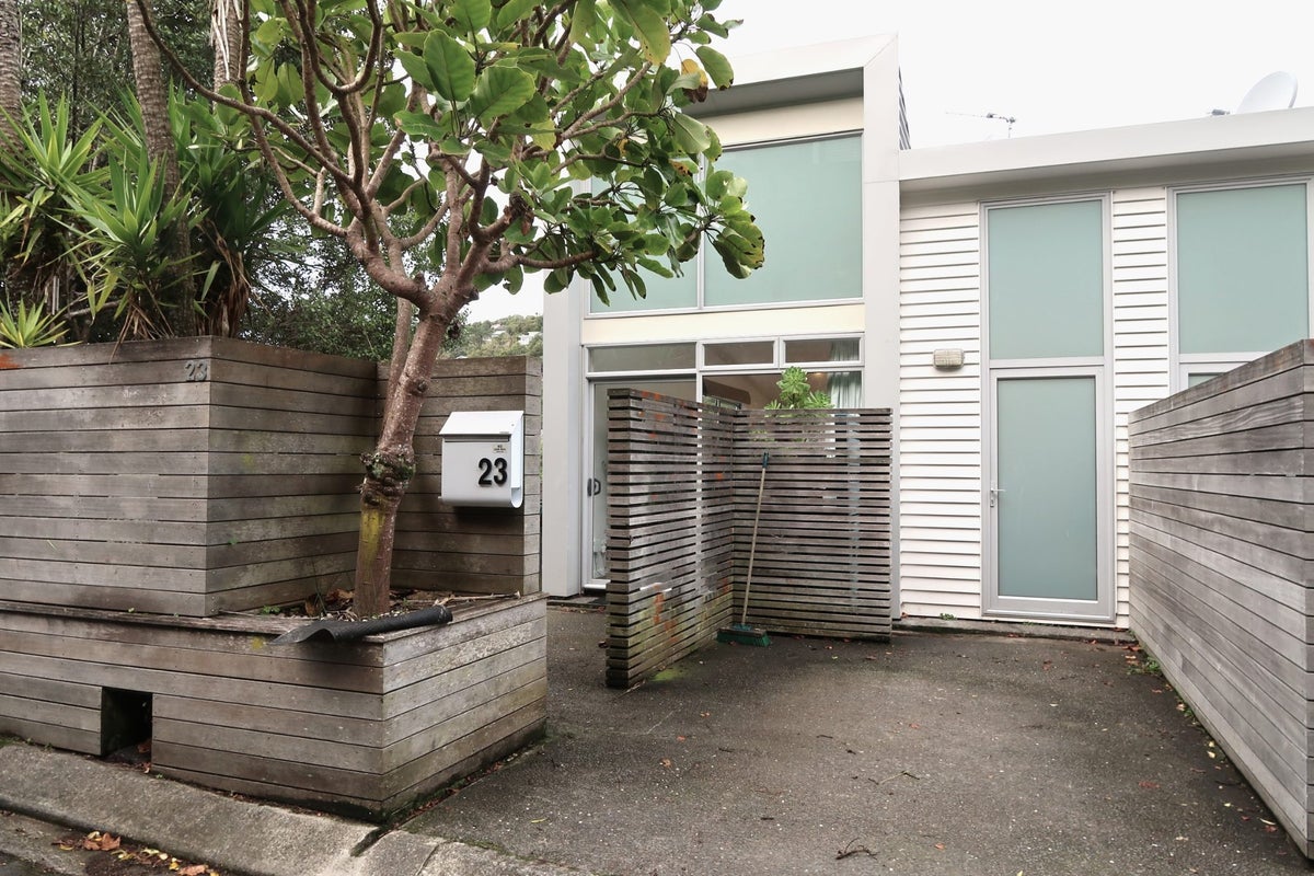 23 Tiketike Way, Brooklyn, Wellington - Carousel 1