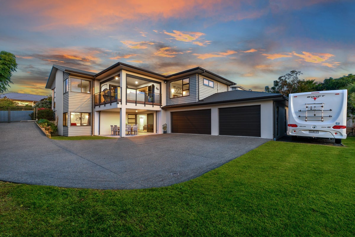 32 Hawkridge Heights, Bethlehem, Tauranga - Carousel 1