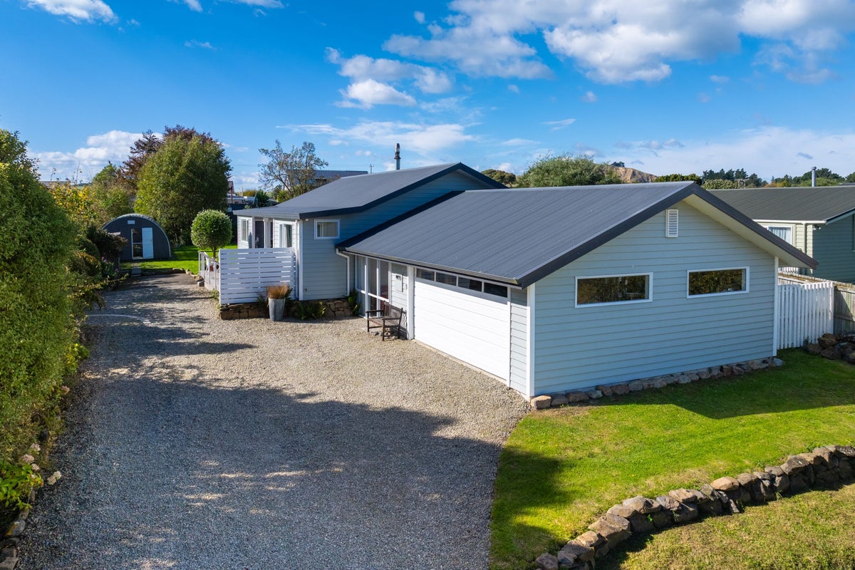 108 Thomas Street, Waikouaiti, Dunedin, Otago - Carousel 2