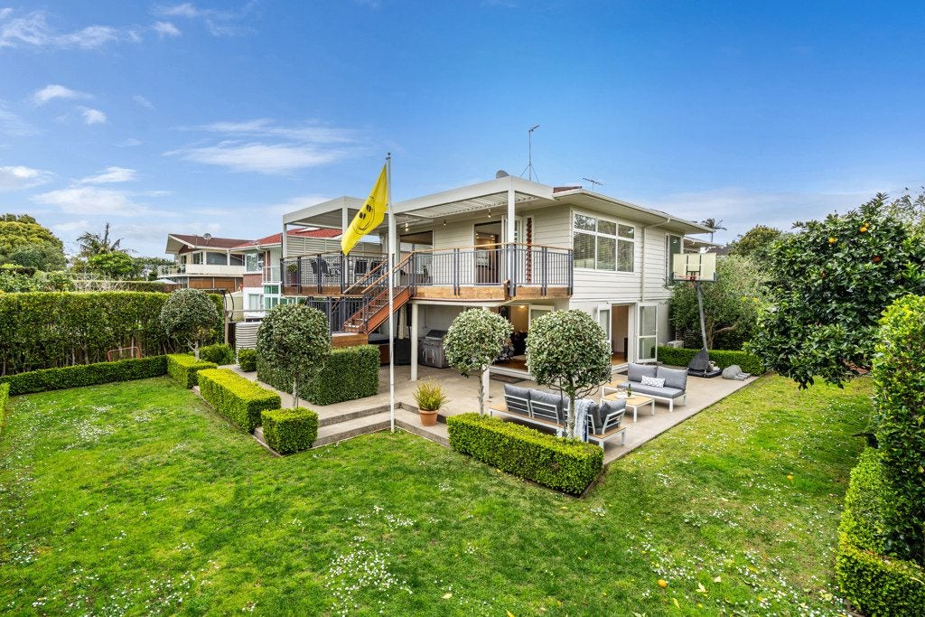 34 Marywil Crescent, Hillcrest, Auckland - Carousel 1