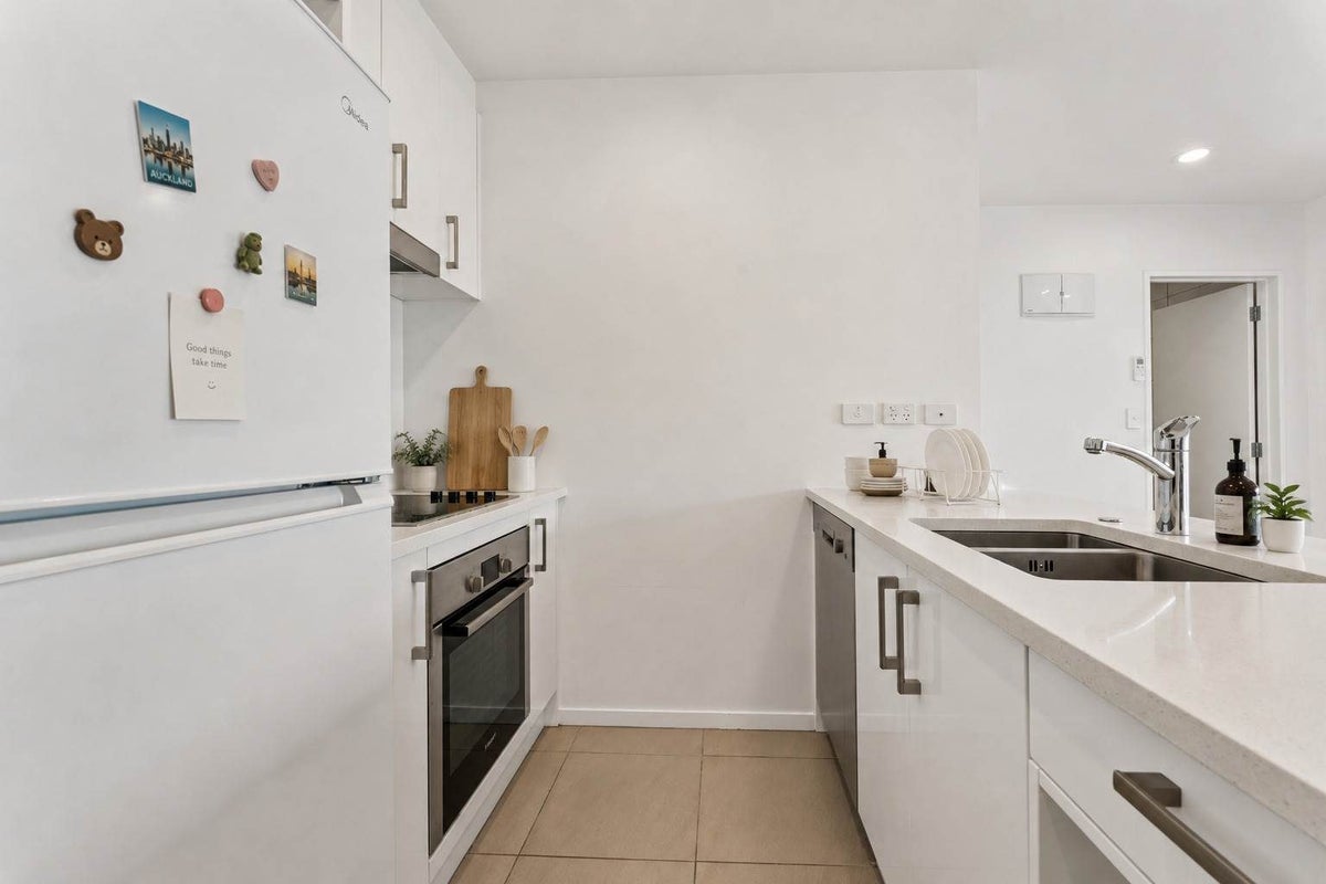 403/46 Rosedale Road, Rosedale, North Shore City, Auckland - Carousel 2
