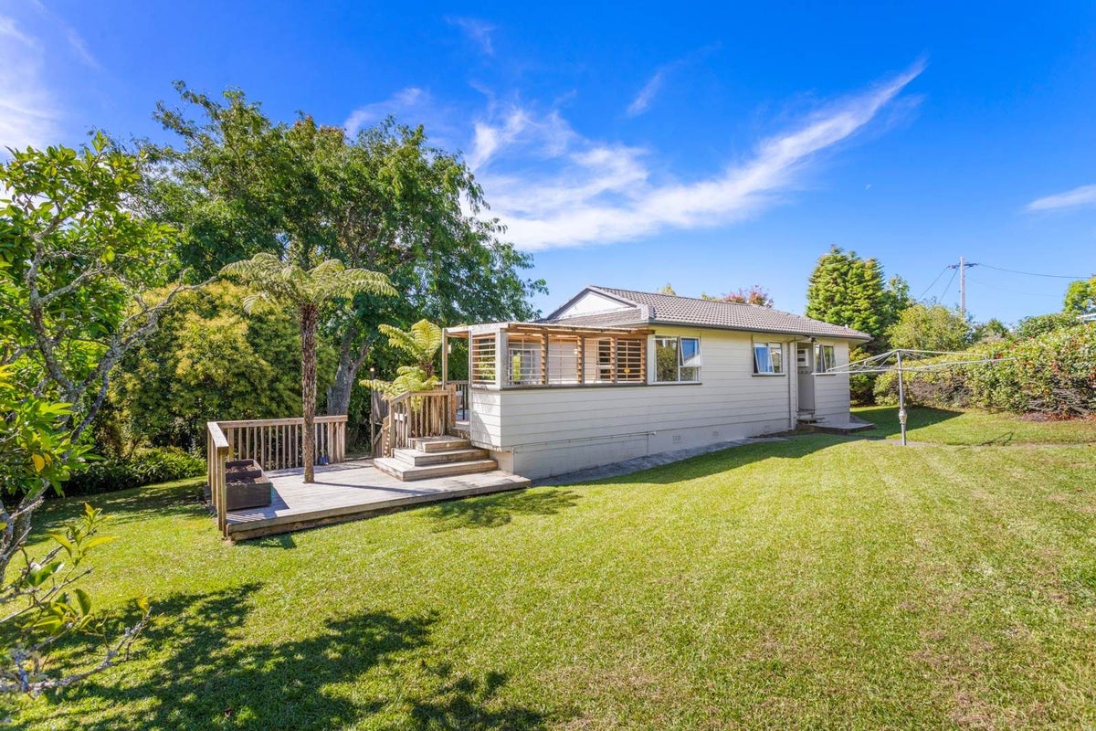 58 Taipari Road, Te Atatu Peninsula, Waitakere City, Auckland - Carousel 2
