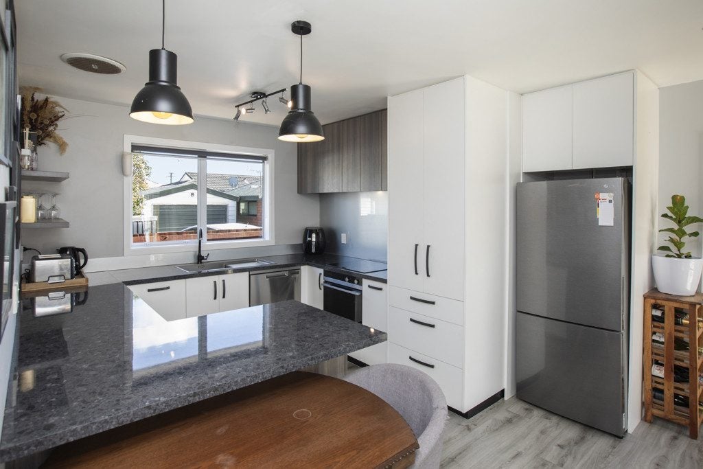 4 Reginald Street, Burwood, Christchurch - Carousel 2