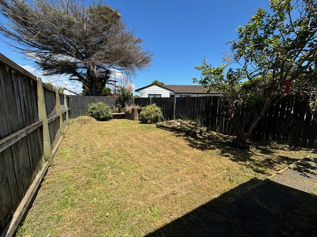 7 Southview Place, Wattle Downs, Auckland - Carousel 10