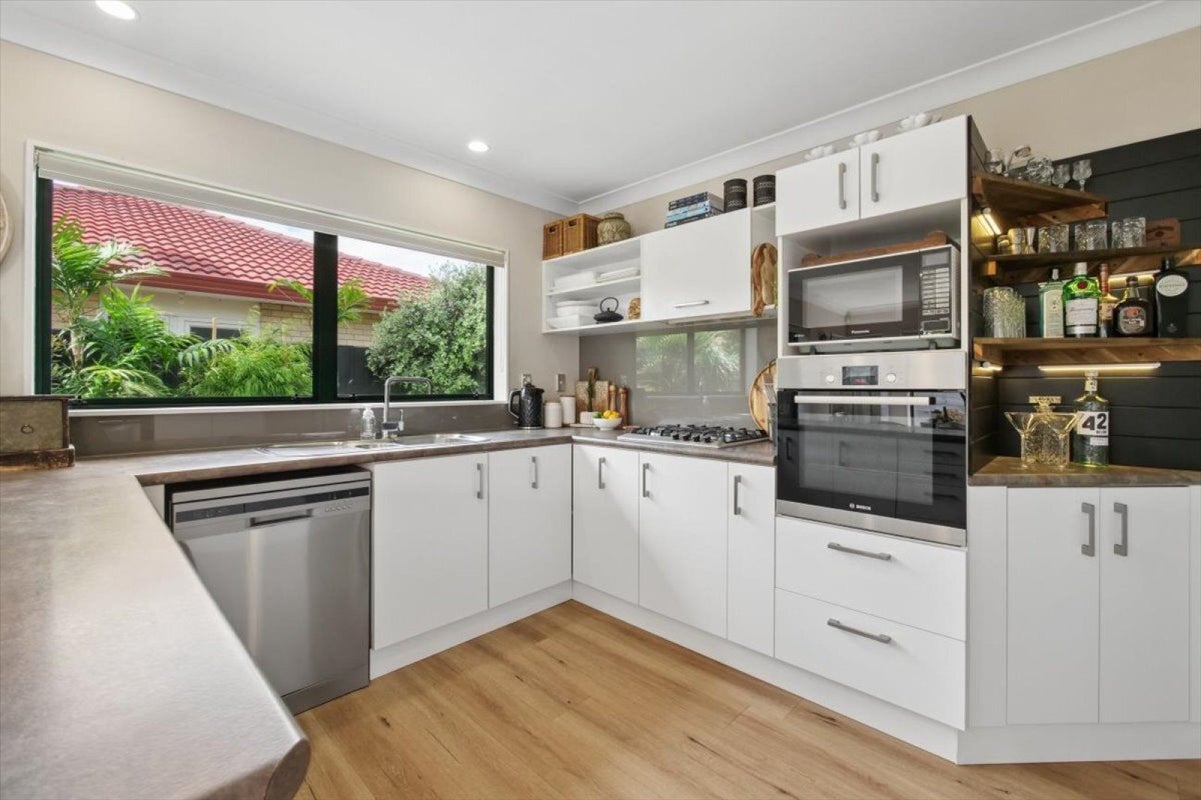34 Athena Grove, Papamoa Beach, Papamoa - Carousel 2