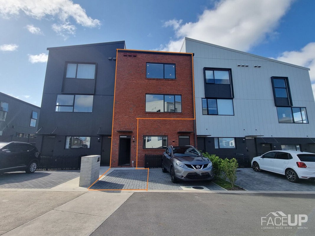 2/1 Ko Roa Lane, Hobsonville, Auckland - Carousel 2