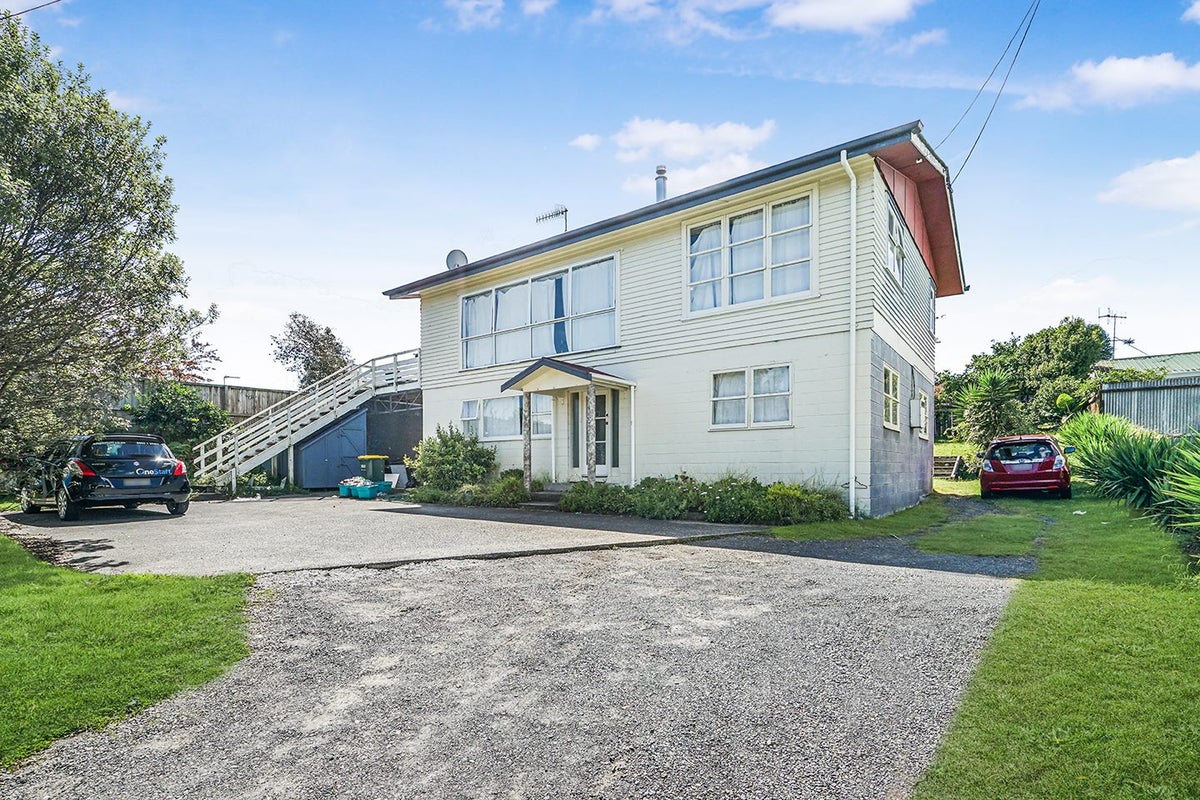 47B Sillary Street, Hamilton East, Hamilton - Carousel 1