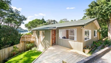 118 Laingholm Drive, Laingholm, Auckland - Carousel 1
