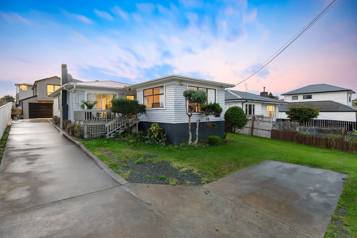42 Kelwyn Road, Kelston, Auckland - Carousel 2