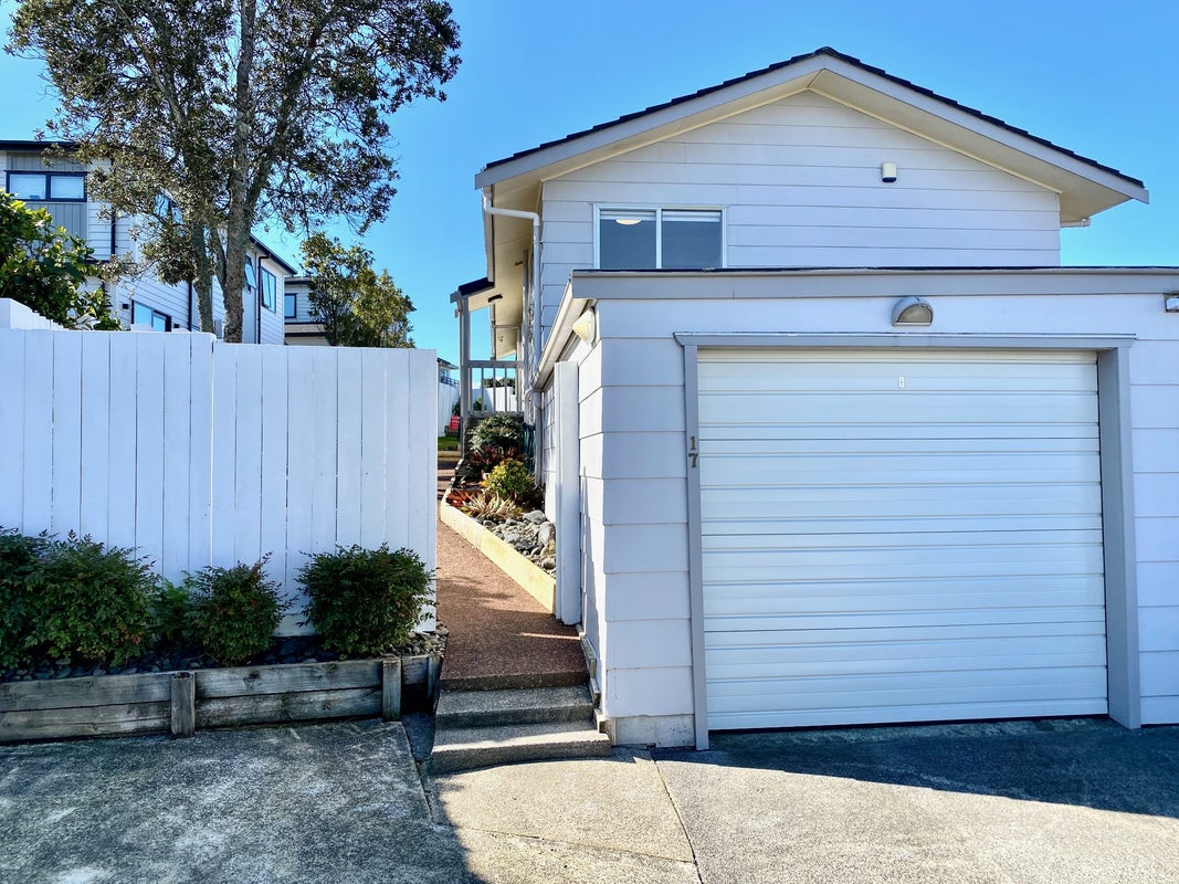1/17 Athena Drive, Tōtara Vale, Auckland - Carousel 10