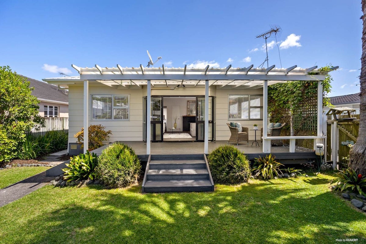 1/59 Hattaway Avenue, Bucklands Beach, Auckland - Carousel 2