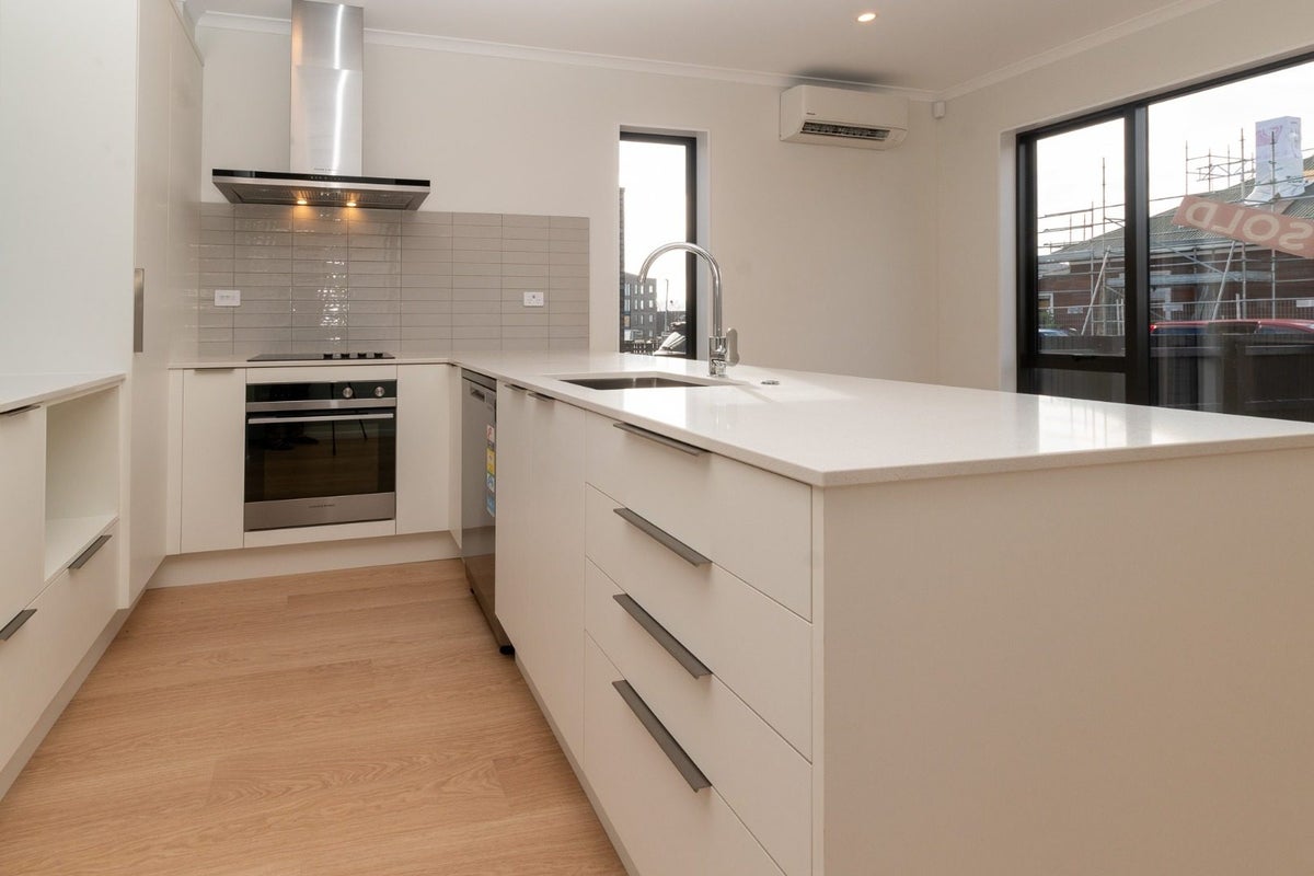 4 Hema Road, Hobsonville, Auckland - Carousel 1