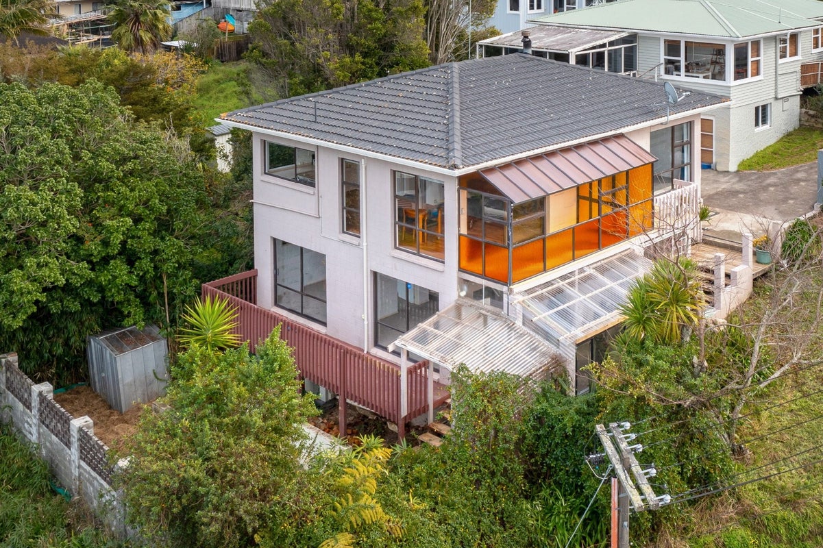 2/90 Browns Bay Road, Rothesay Bay, Auckland - Carousel 1