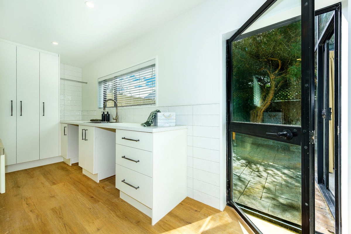 3 Harlech Mews, Avonhead, Christchurch - Carousel 20