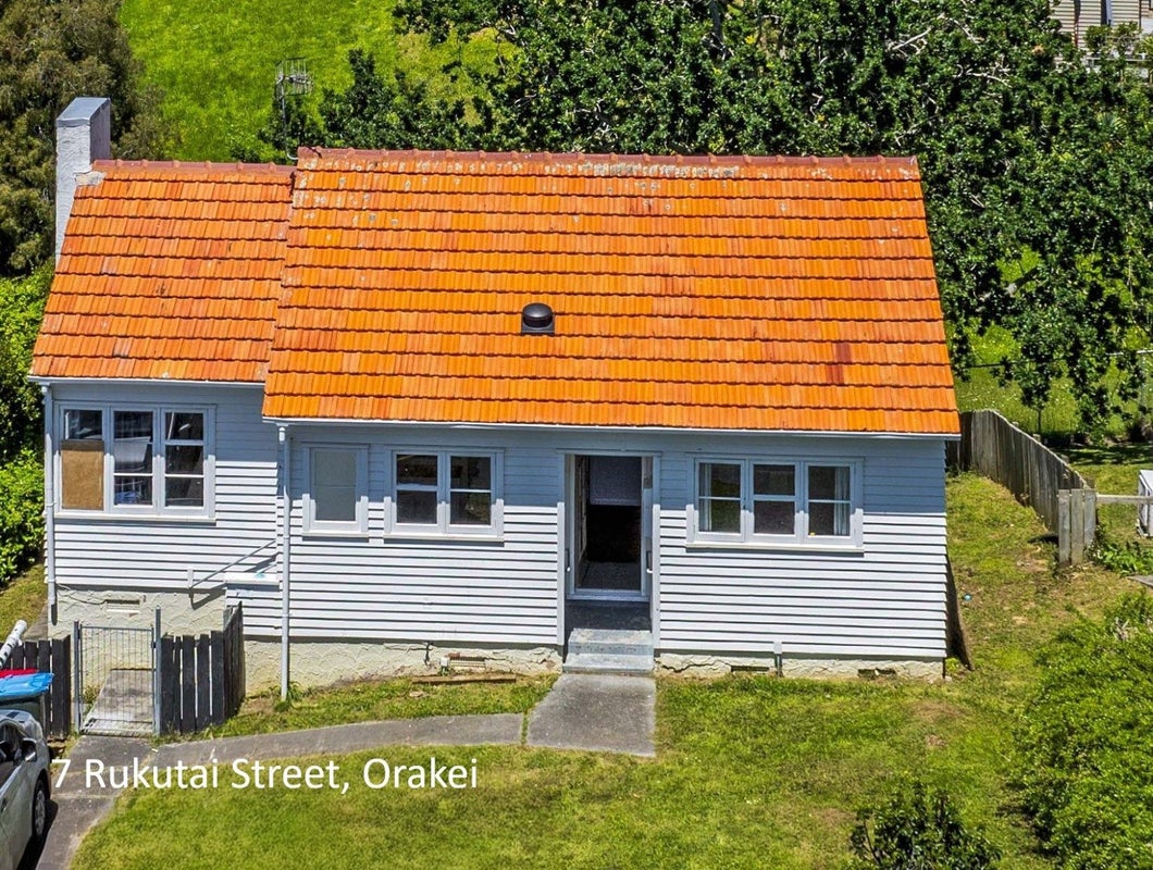 7 Rukutai Street, Orakei, Auckland - Carousel 2