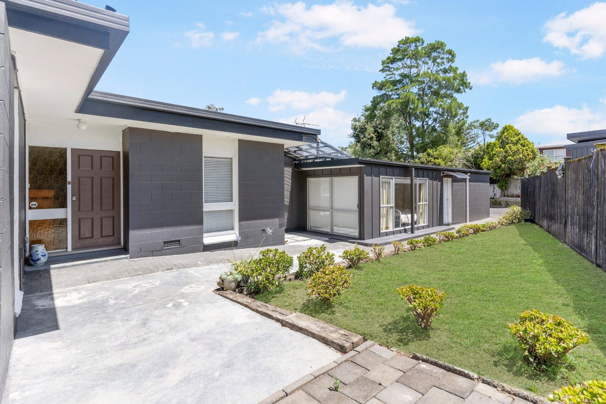 25 Meadway, Sunnyhills, Auckland - Carousel 1
