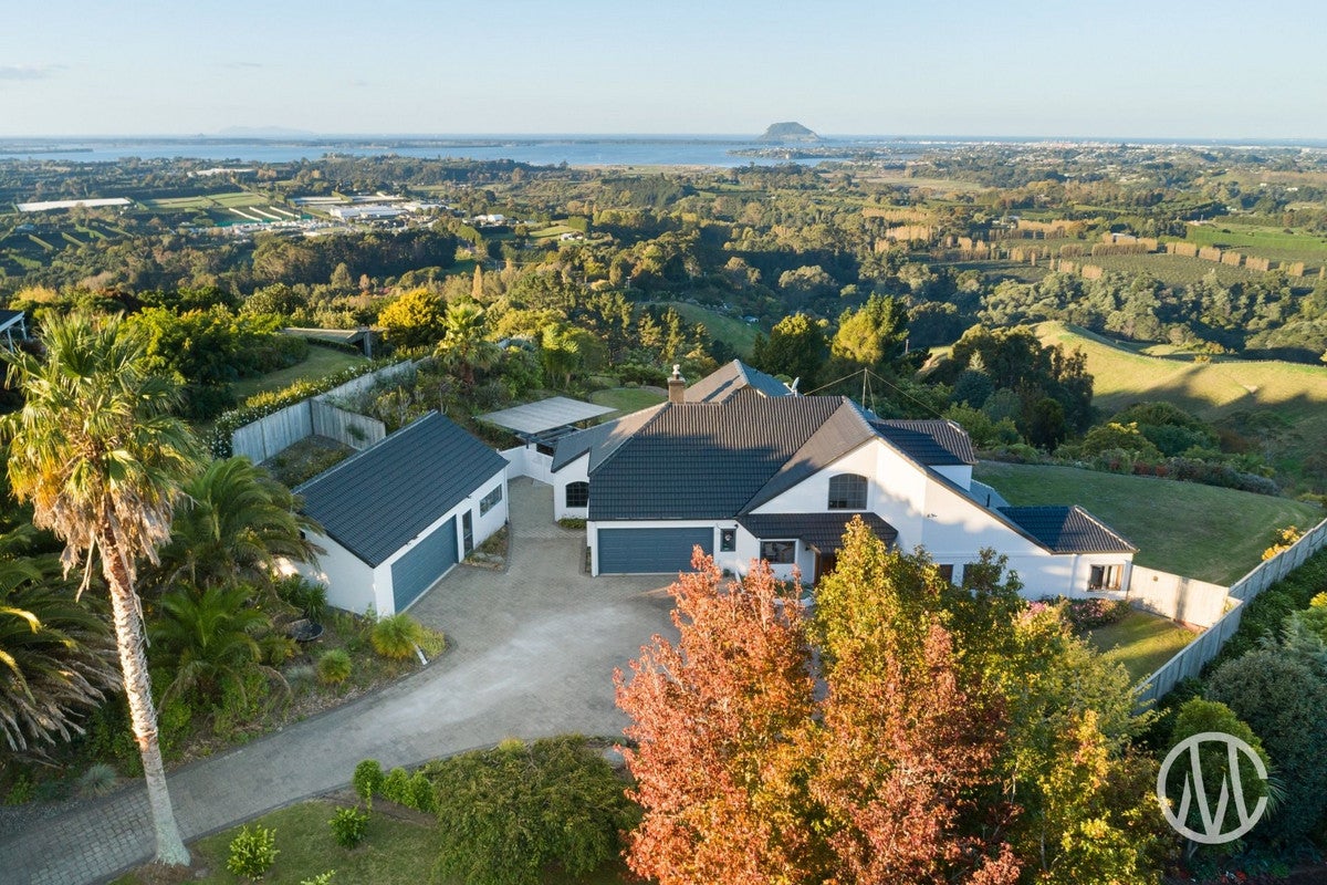 17 Dawn View Place, Minden, Tauranga - Carousel 1
