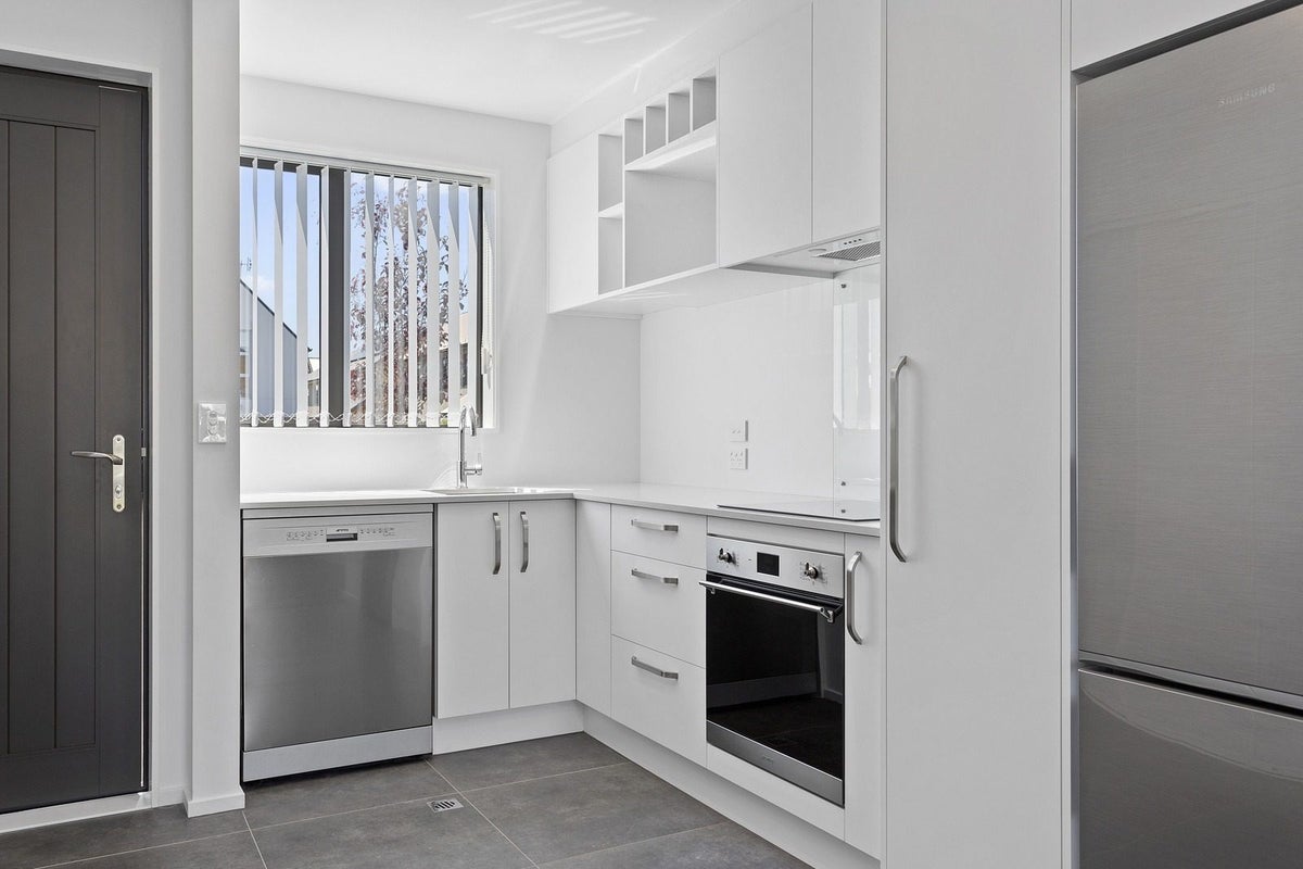 3/129 Sherborne Street, St Albans, Christchurch - Carousel 2