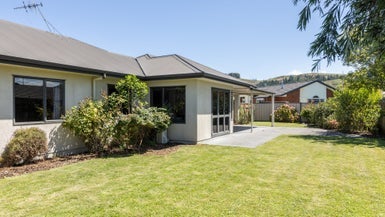 6 Malbec Way, Greenmeadows, Napier - Carousel 1