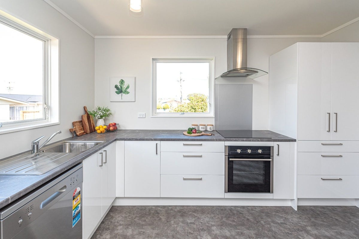 14 Chester Road, Springvale, Whanganui - Carousel 2