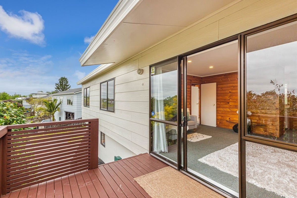 1/38 Elizabeth Drive, West Harbour, Auckland - Carousel 1
