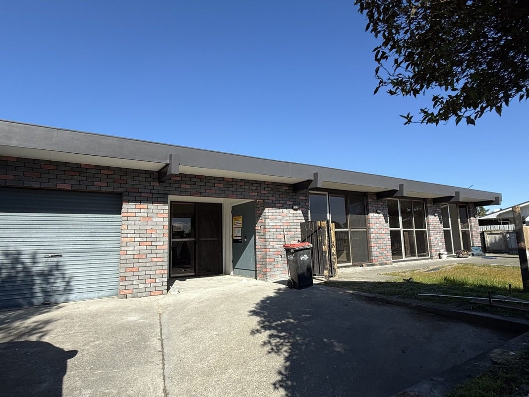 27 Skerrett Crescent, Tamatea, Napier - Carousel 1