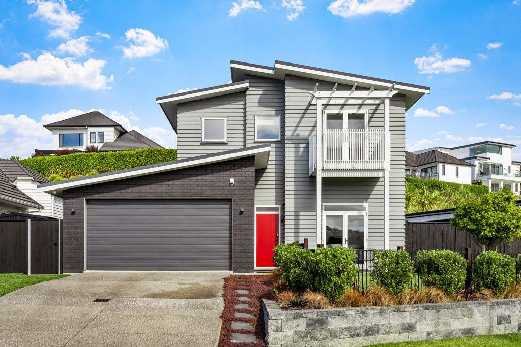 92 Arran Point Parade, Orewa, Orewa - Carousel 1