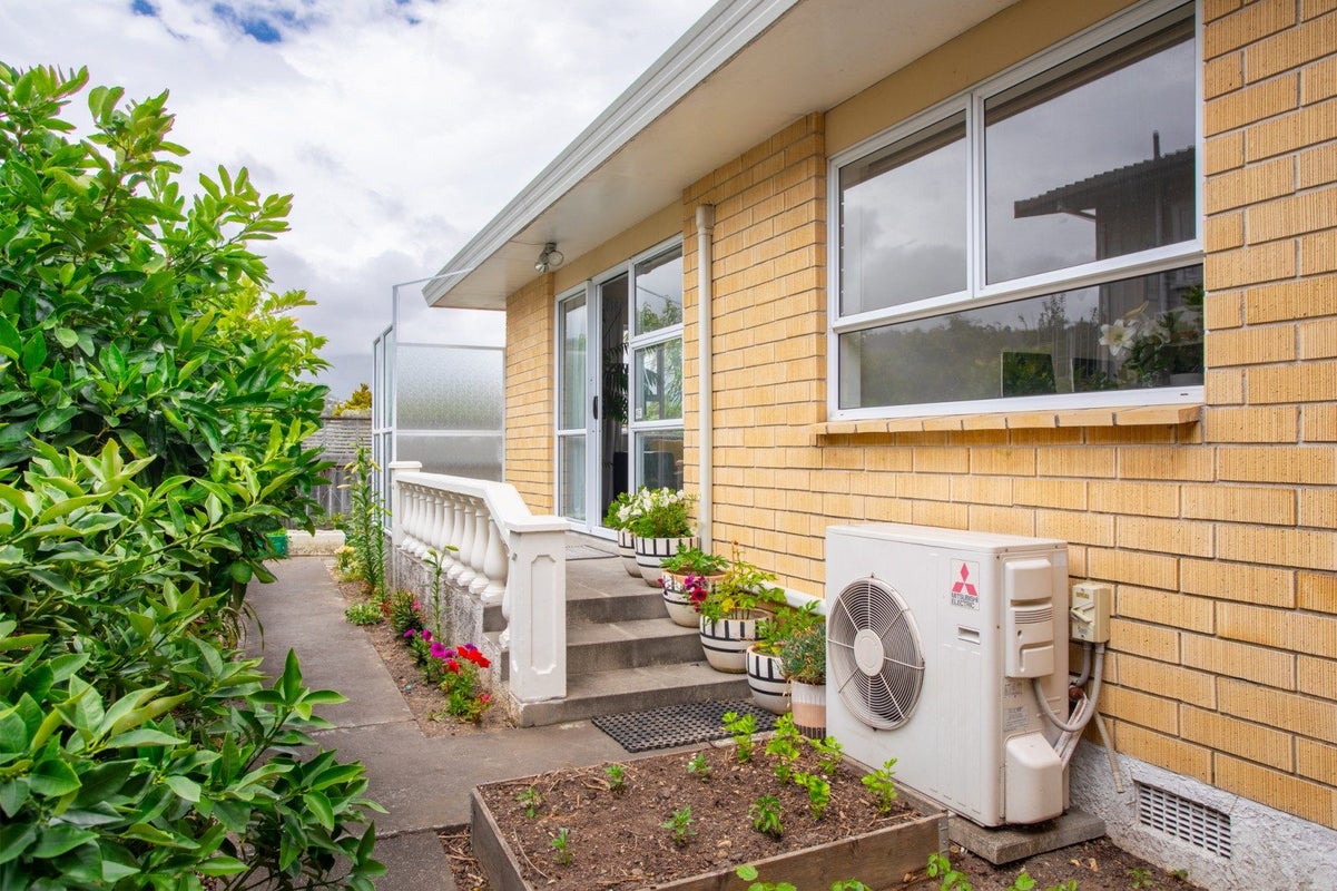 22 Golf Road, Tahunanui, Nelson - Carousel 2