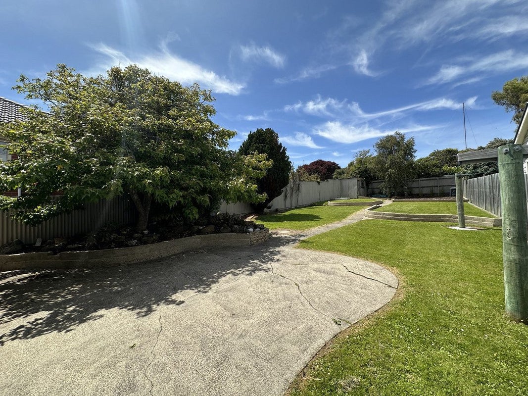 20 Oakland Street, Andersons Bay, Dunedin - Carousel 18