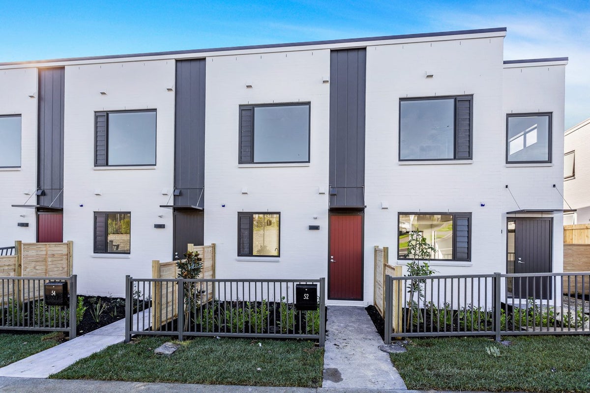 52 Roundel Crescent, Whenuapai, Auckland - Carousel 1