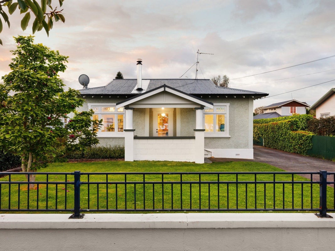 63 Naylor Street, Hamilton East, Hamilton - Carousel 1