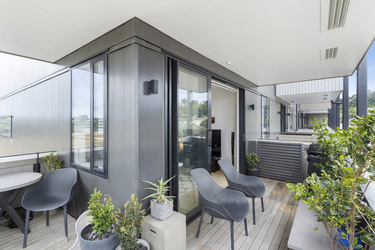 114/1 Kimiora Street, Three Kings, Auckland - Carousel 1