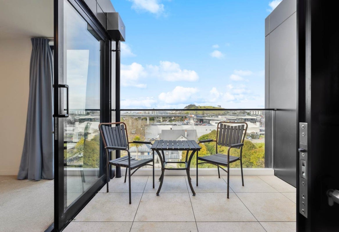 302/14 Edgerley Avenue, Newmarket, Auckland - Carousel 2