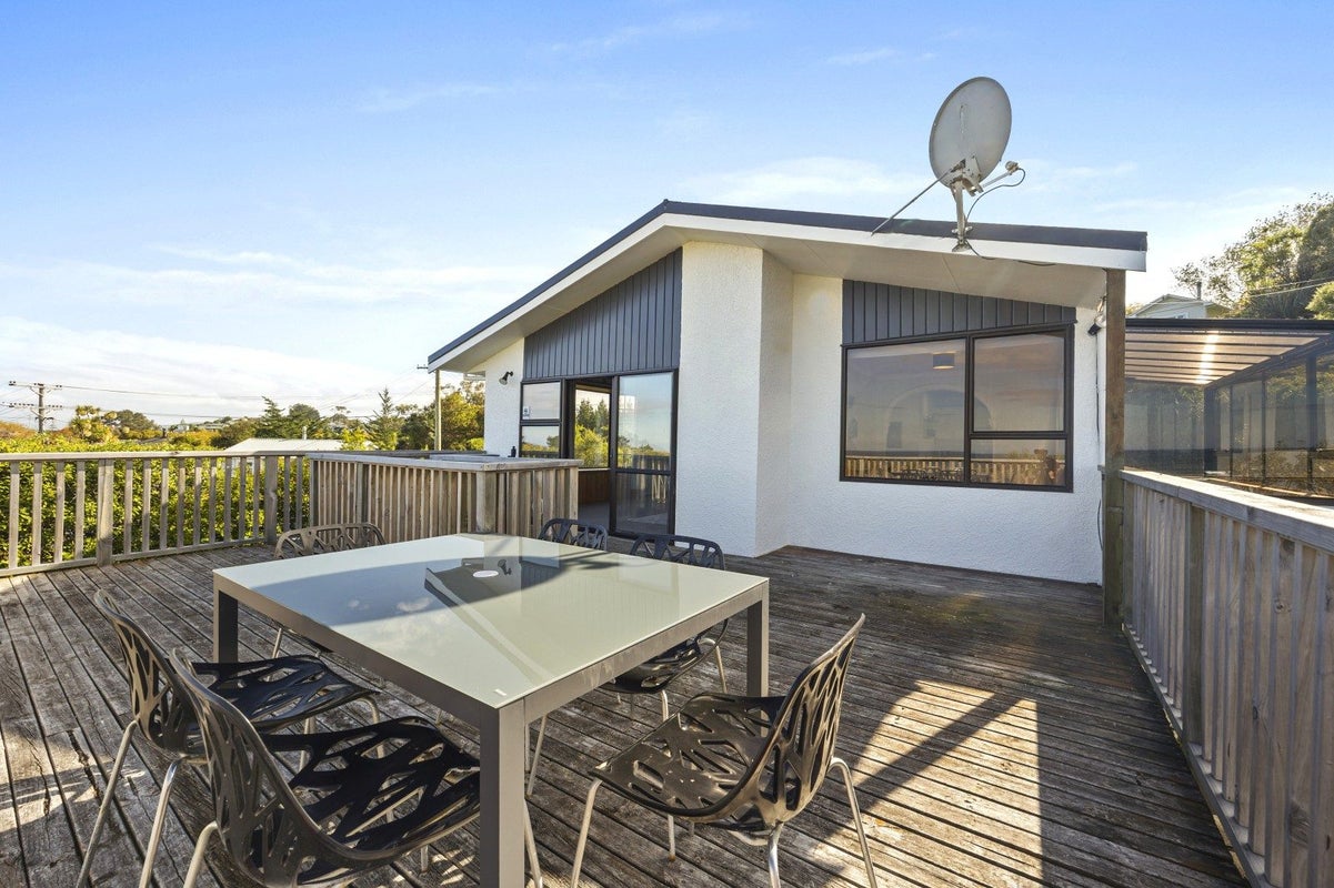 13 Seaview Road, Brighton, Dunedin - Carousel 2