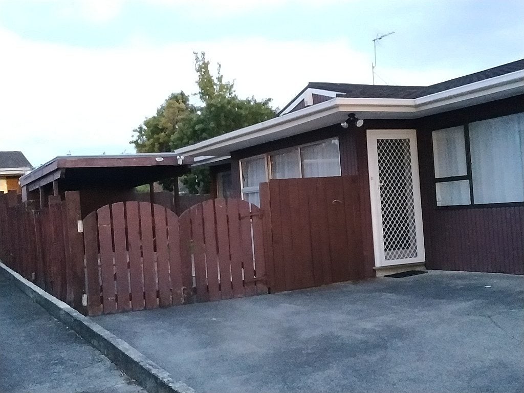 2/8 Aberfeldy Avenue, Highland Park, Auckland - Carousel 1