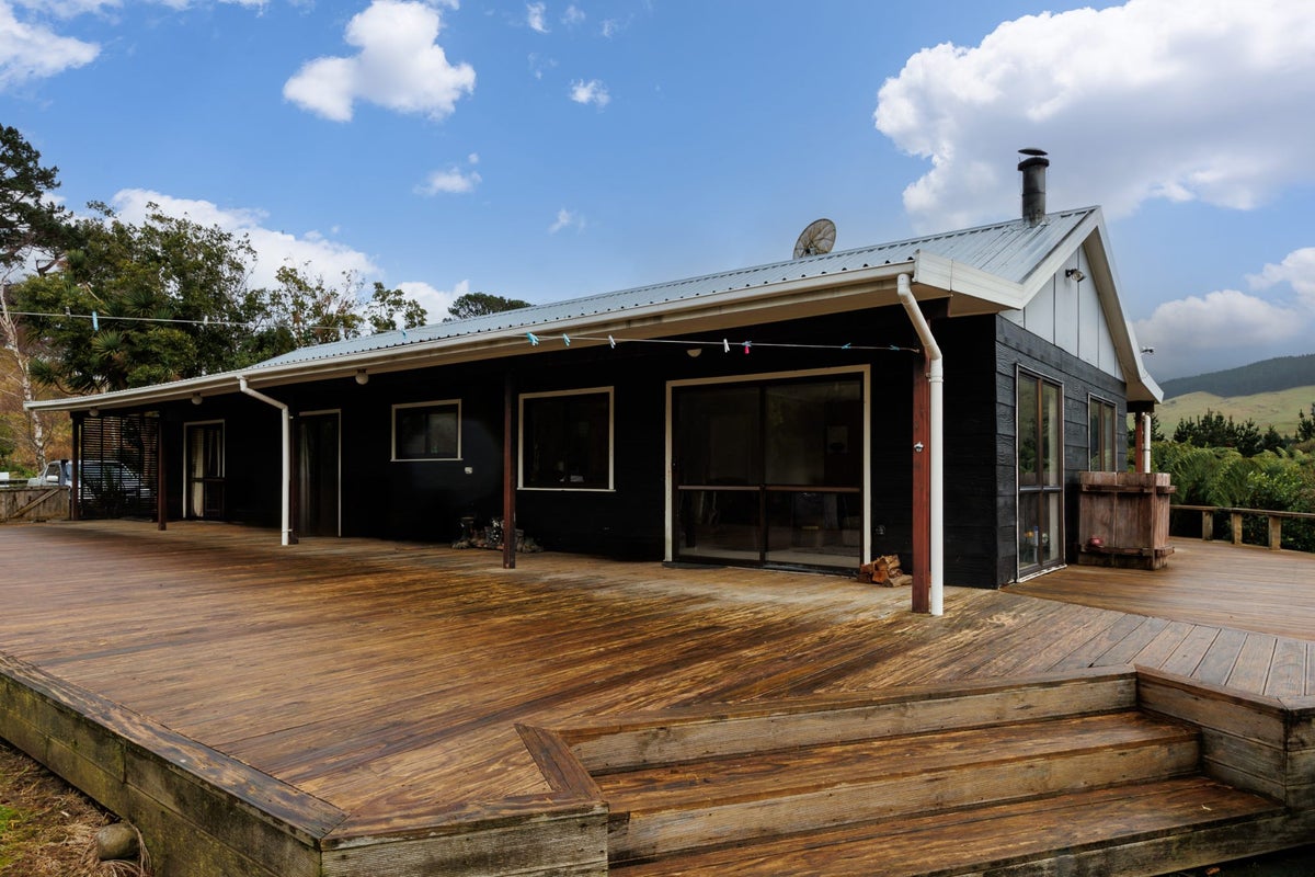 318 Putara Road, Eketahuna - Carousel 2