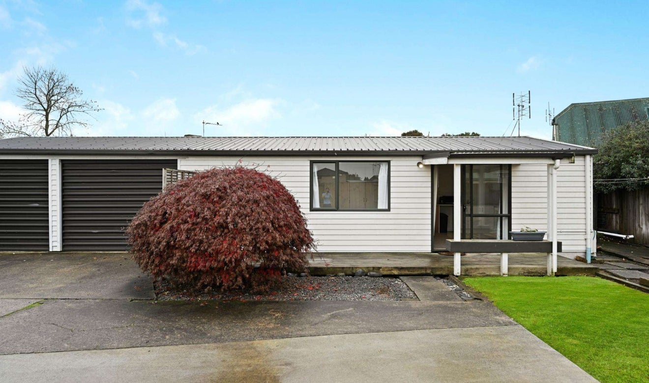 64 Aurora Terrace, Hillcrest, Hamilton - Carousel 1
