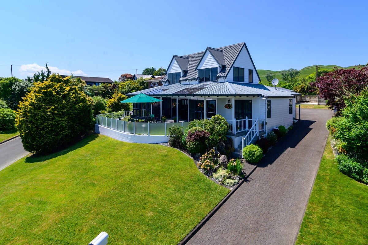 28 Mark Place, Lynmore, Rotorua - Carousel 1