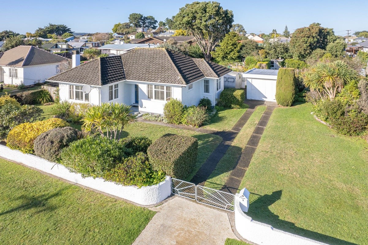 1 Nikau Street, Tawhero, Whanganui - Carousel 2